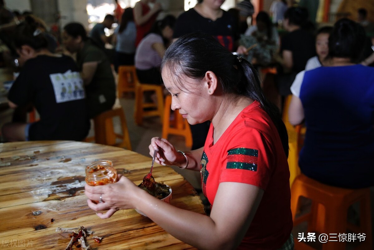 东莞口述史：不满被工厂大嫂摸臀，我反手给她一巴掌