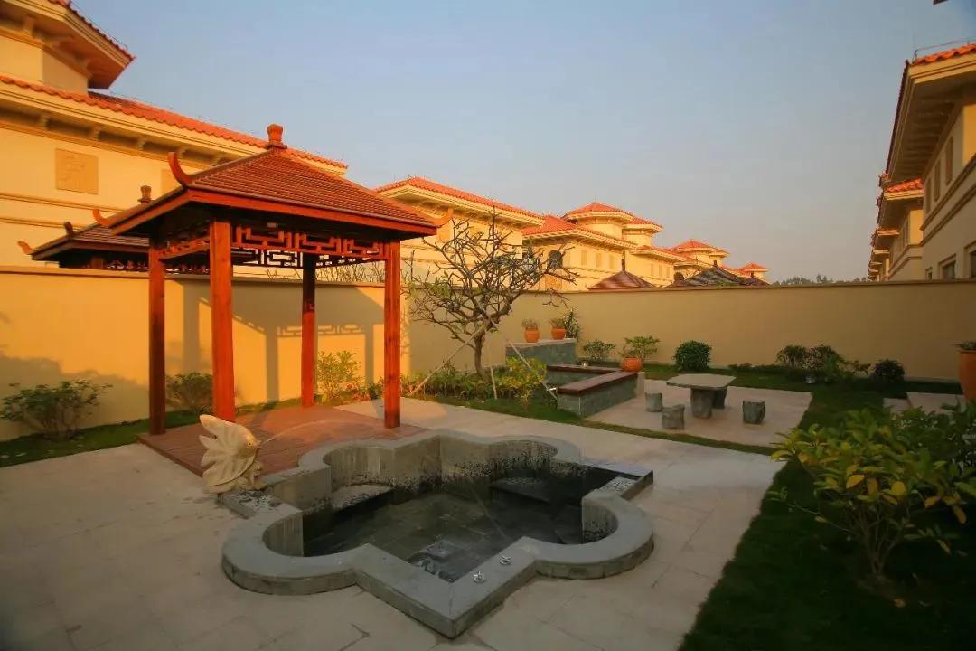 佛山芦苞镇又藏一顶奢温泉度假村，超大落地玻璃窗观园景，去打卡