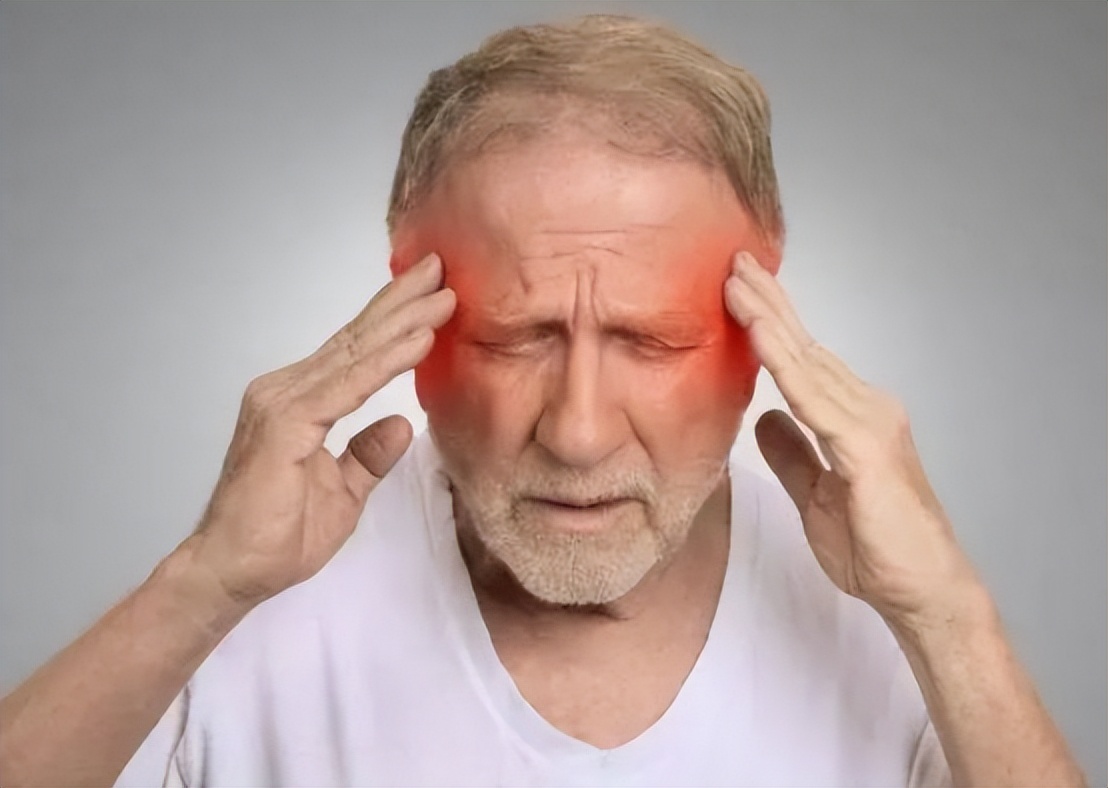 脑梗塞引起的焦虑症怎么办,脑梗塞发作时最迫切的急救方法是