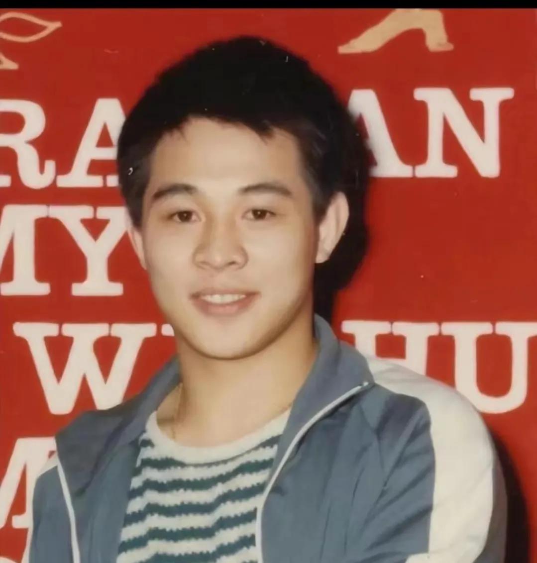 李连杰老了的图片,李连杰近照苍老似老头