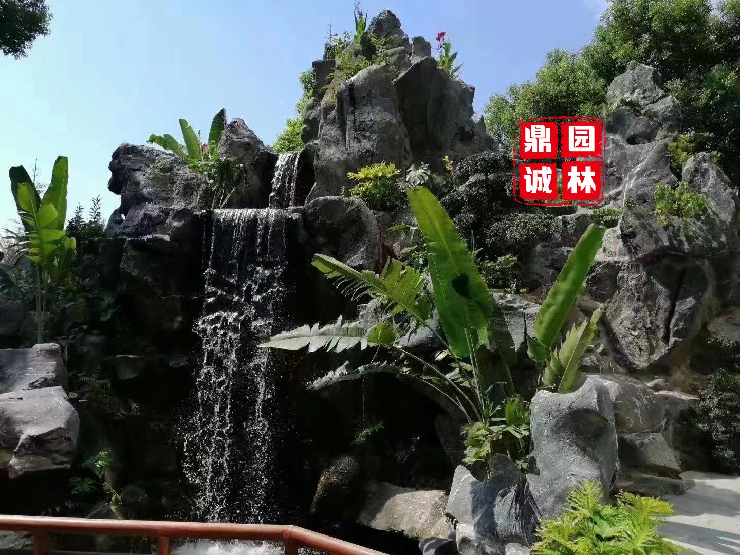 太湖石假山鱼池设计效果图,英德石假山鱼池设计效果图