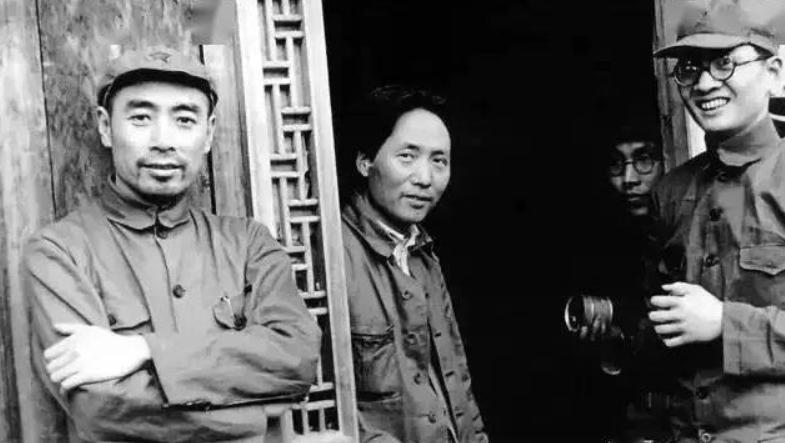 1940年,毛*东泽**为冼星海送行,嘱咐道:护照上不要写真实姓名