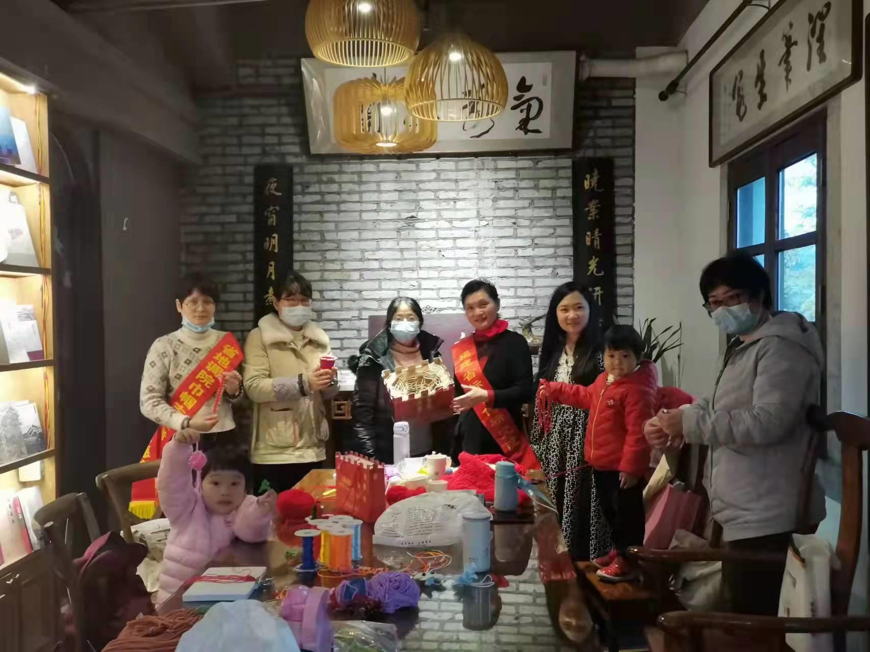 麻绳一次性纸杯花篮手工制作,纸杯编花篮手工做法幼儿园