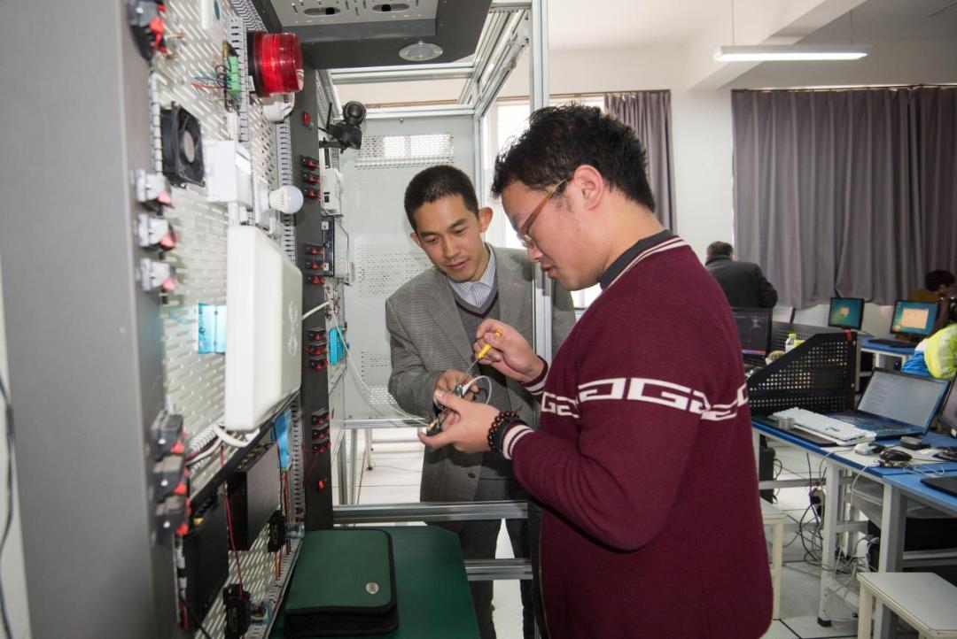 潍坊职业学院欢迎你|第五站：信息工程学院