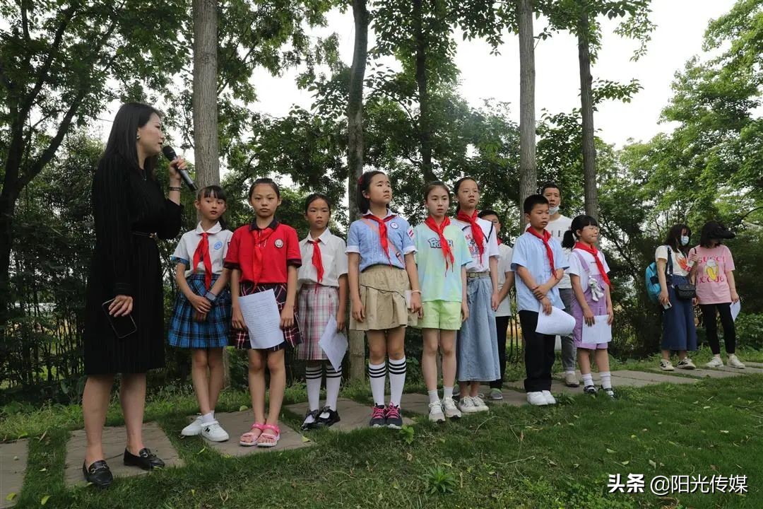 红领巾讲解员寻访红色足迹,红领巾寻访活动我是红领巾讲解员