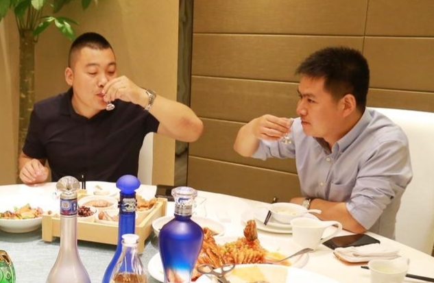 农村超市10元钱的纯粮白酒,农村卖10块一斤的高粱酒是真的不