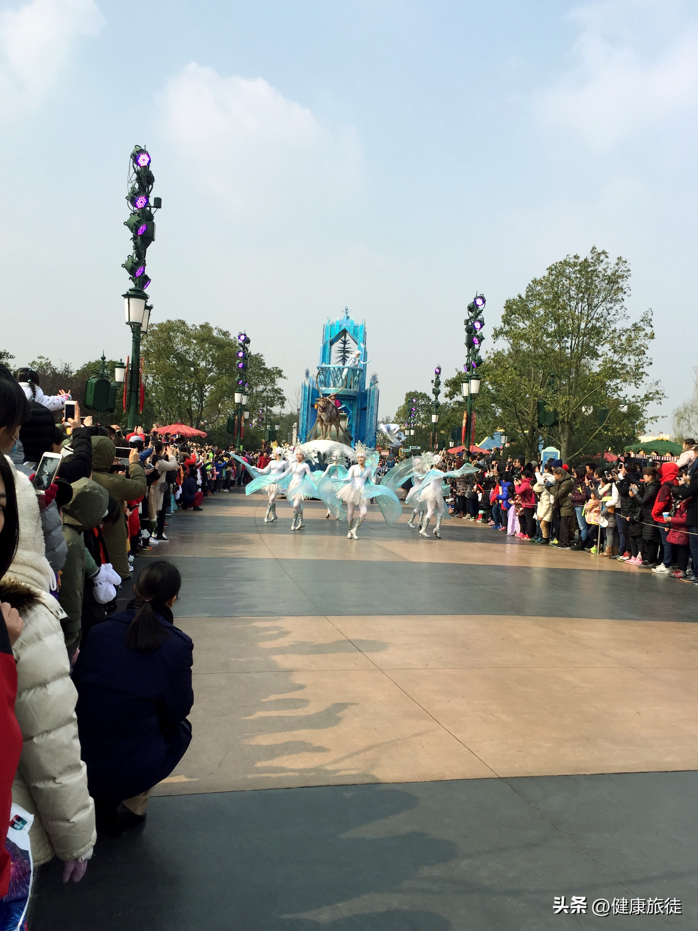 上海迪士尼乐园夏日狂欢盛宴,上海迪士尼乐园七大主题乐园介绍