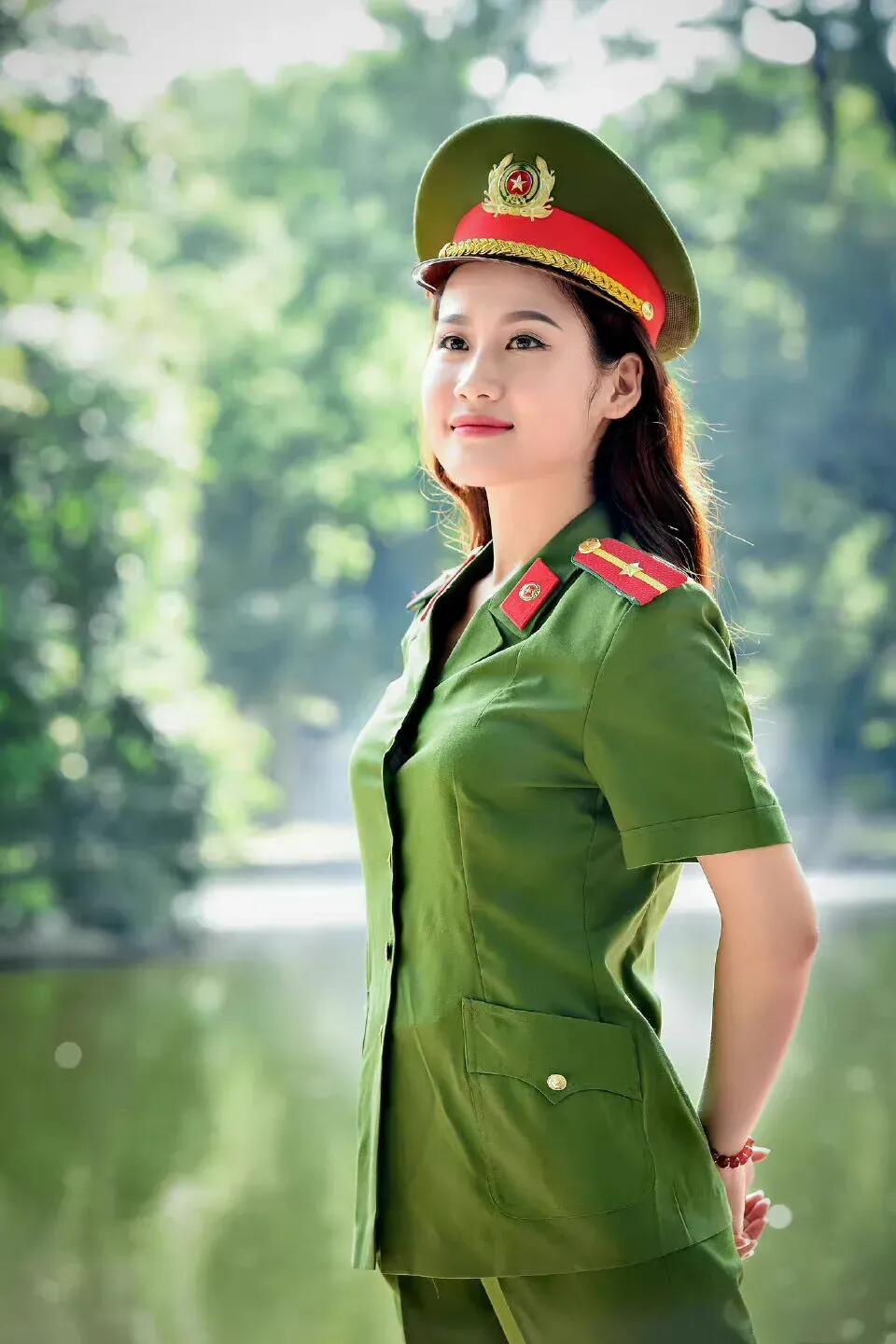 越南现代女兵制服军装,越南女兵真是一个比一个漂亮