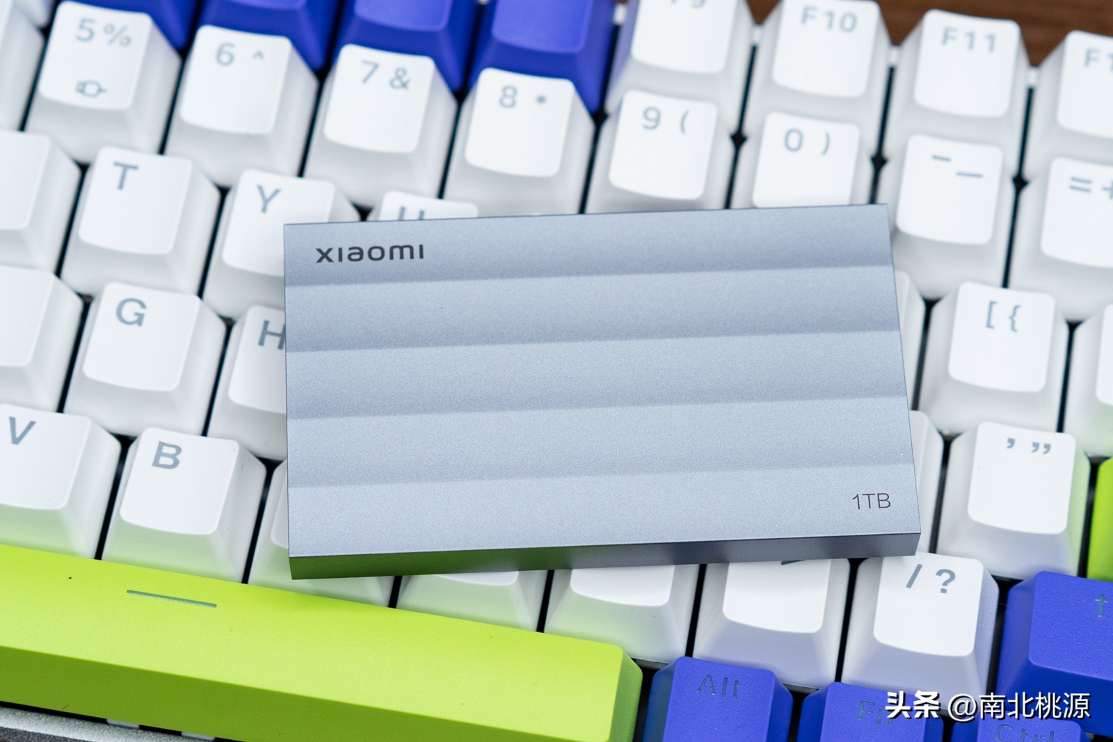 传输速度快的移动固态硬盘,耐用颜值高传输快的移动固态硬盘