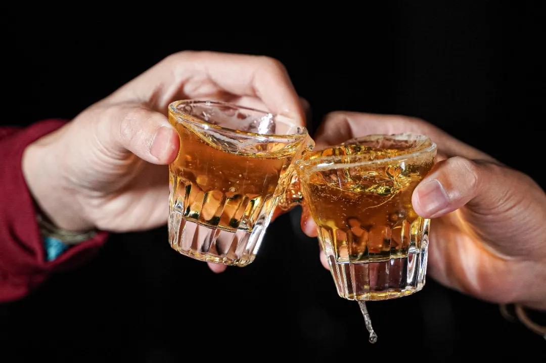 livehouse鐜板満鍚瓕姘涘洿,livehouse闊充箰鐜板満鎵撴灦