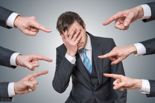 人要经历跌到谷底才能达到高峰,从人生巅峰跌到谷底