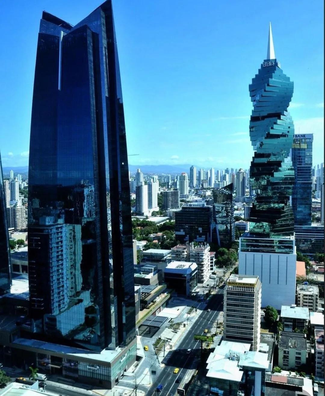 巴拿马有自己的货币吗,巴拿马华人人口多少