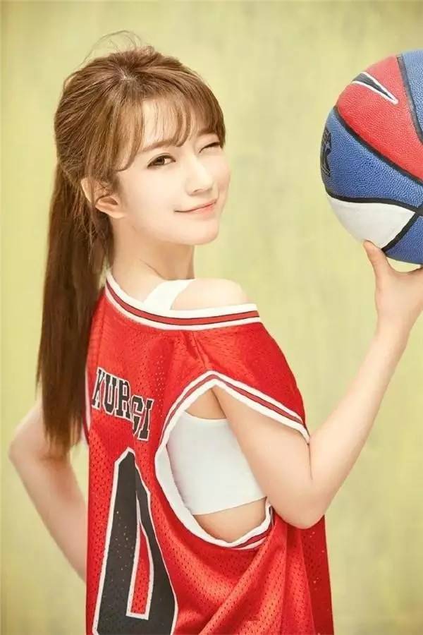 啦啦队是哪国发明的,啦啦队什么时候上场