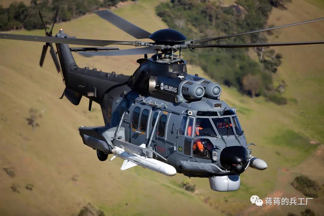 巴西海军接收新型H225M直升机，可挂载两枚飞鱼导弹打70千米