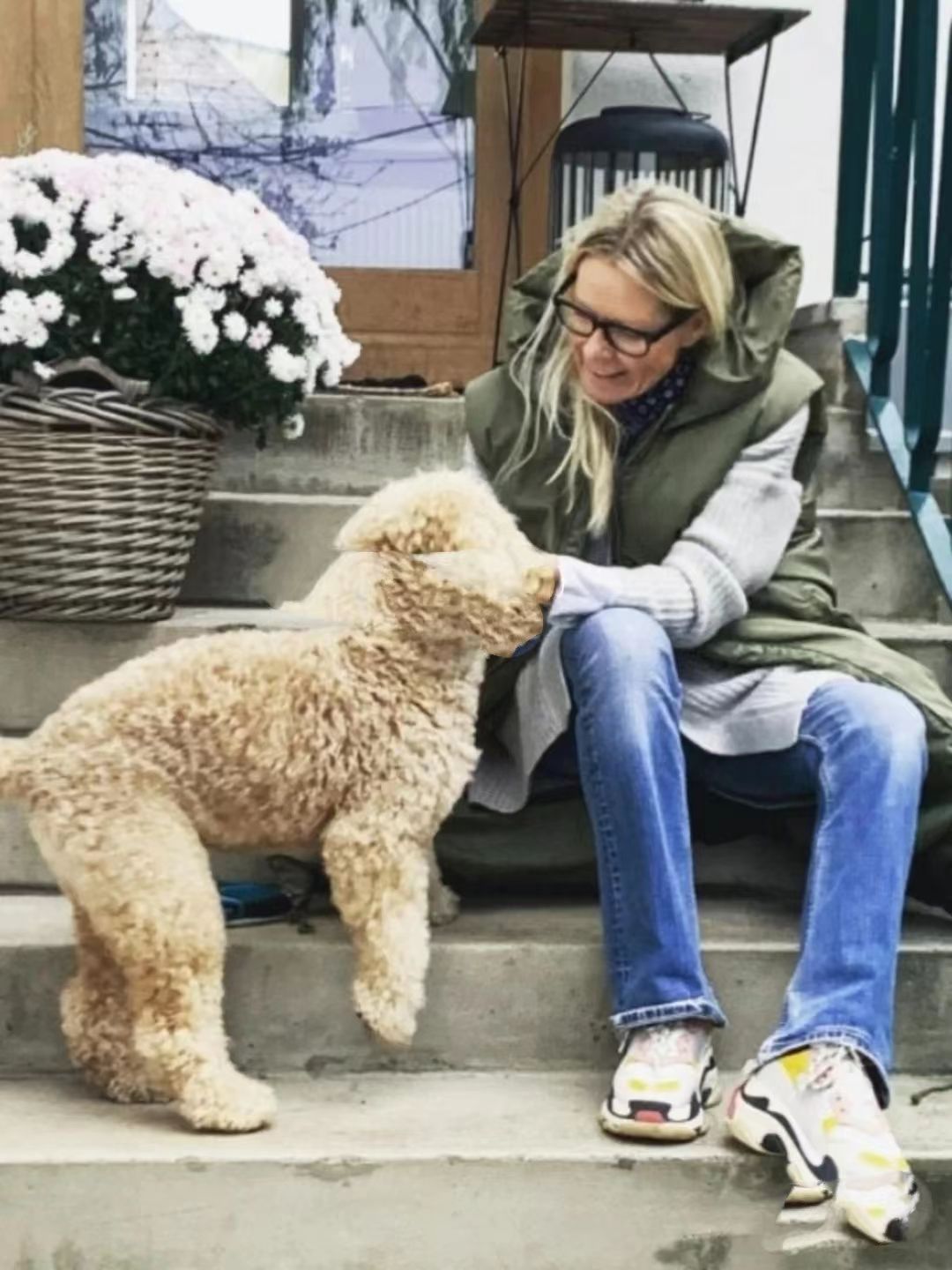 40岁穿什么春鞋好看,推荐一款中年妇女穿的秋冬鞋