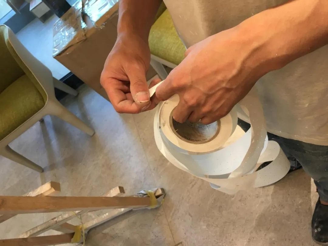 天花孔开大怎么解决,天花板开错孔补洞方法