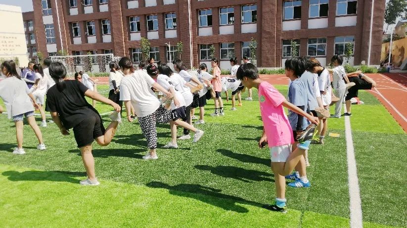 旧貌换新颜绿茵场上展风采——安阳市北关区柏庄二中足球场建成使用