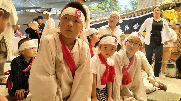 丧事安葬下雨有什么讲究,丧事开吊单怎么写