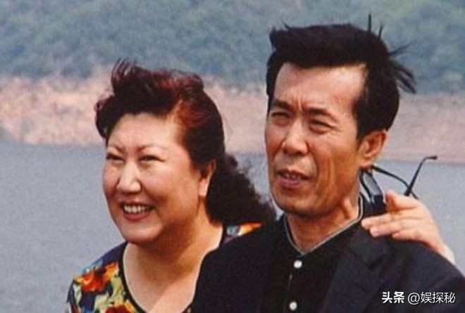 何庆魁的字画值钱吗,李甲忠和何庆魁谁的字画值钱