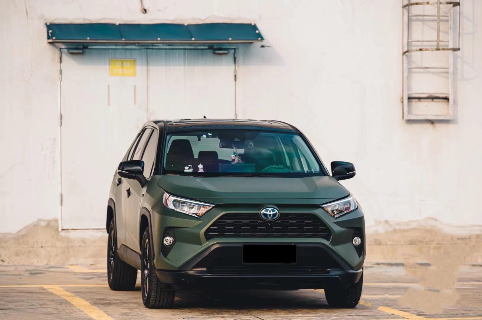 老款丰田rav4改色军绿色,老款丰田rav4改磨砂绿