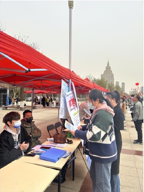 抢抓求职关键期跑出就业加速度,抢抓关键期护航就业