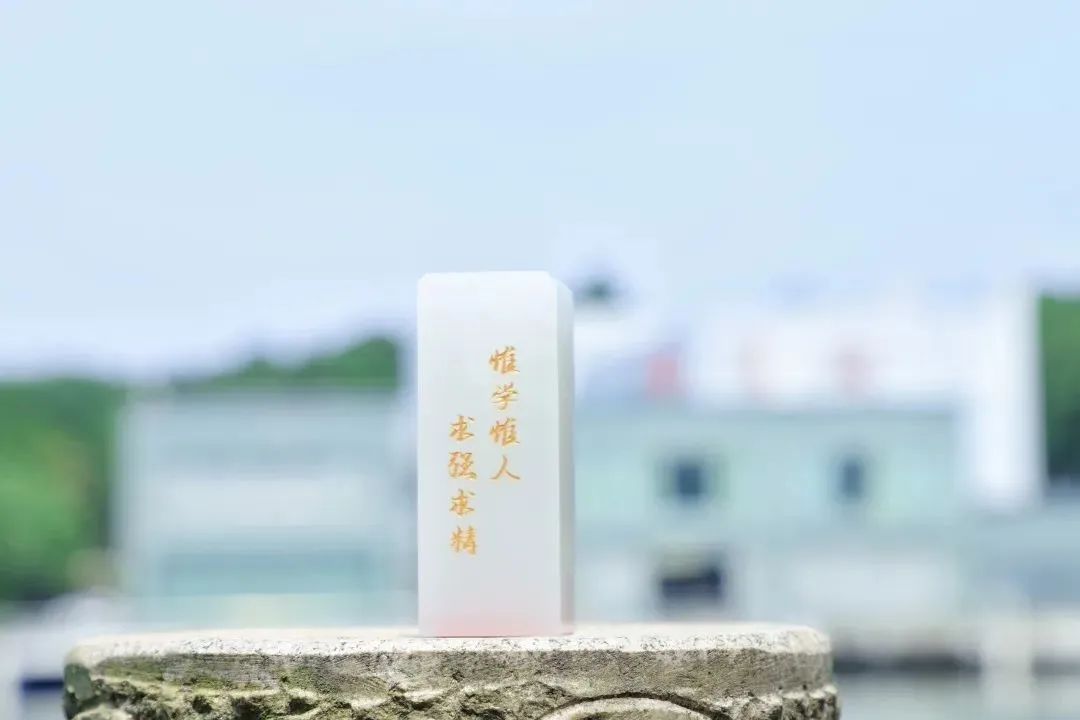 学生给学院送什么毕业礼物好,高校毕业礼物走心又暖心