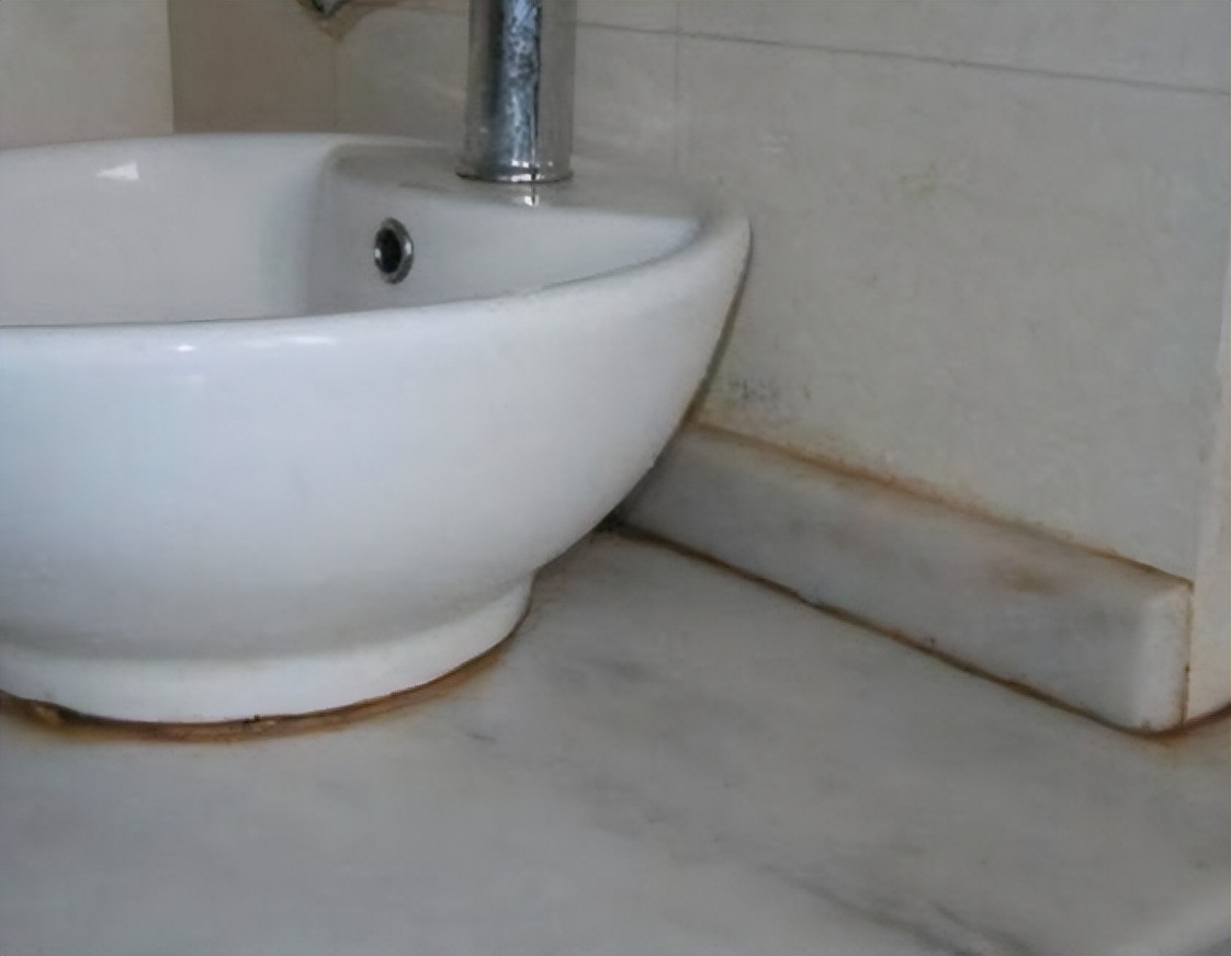 玻璃胶发霉怎么洗掉霉斑,玻璃胶发霉卫生妙招