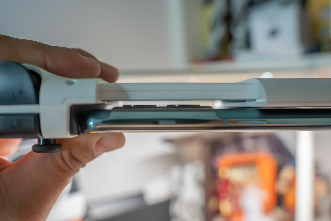 微软官方授权的第三方手柄百元,手机变微软手柄