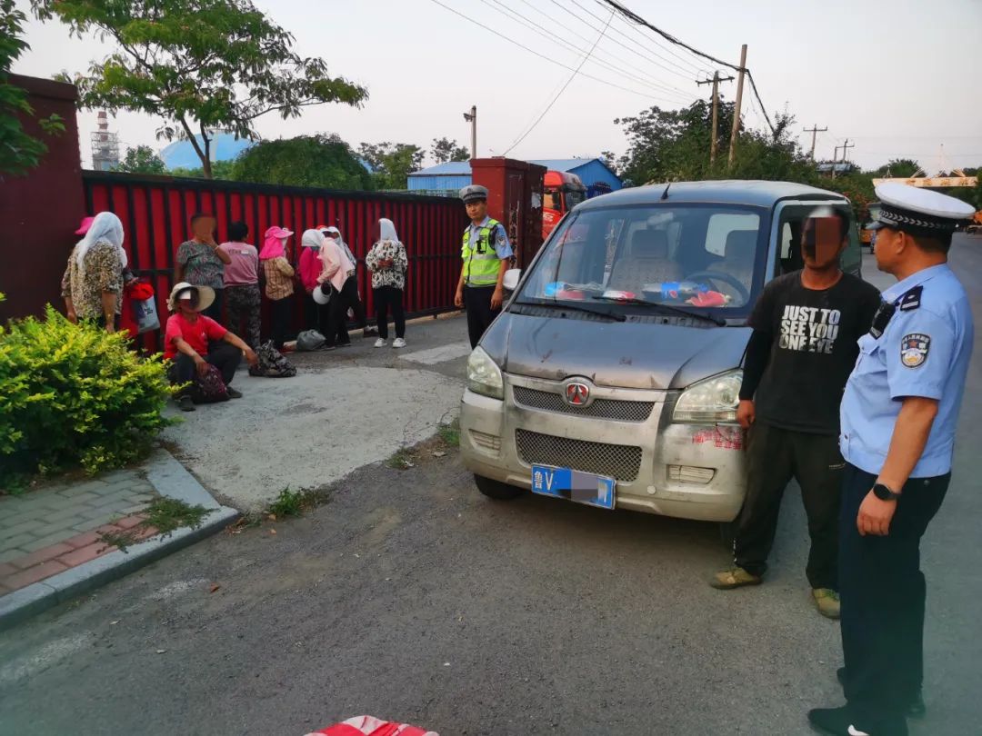 7座的车,挤了12个人,务工不能“误”安全!