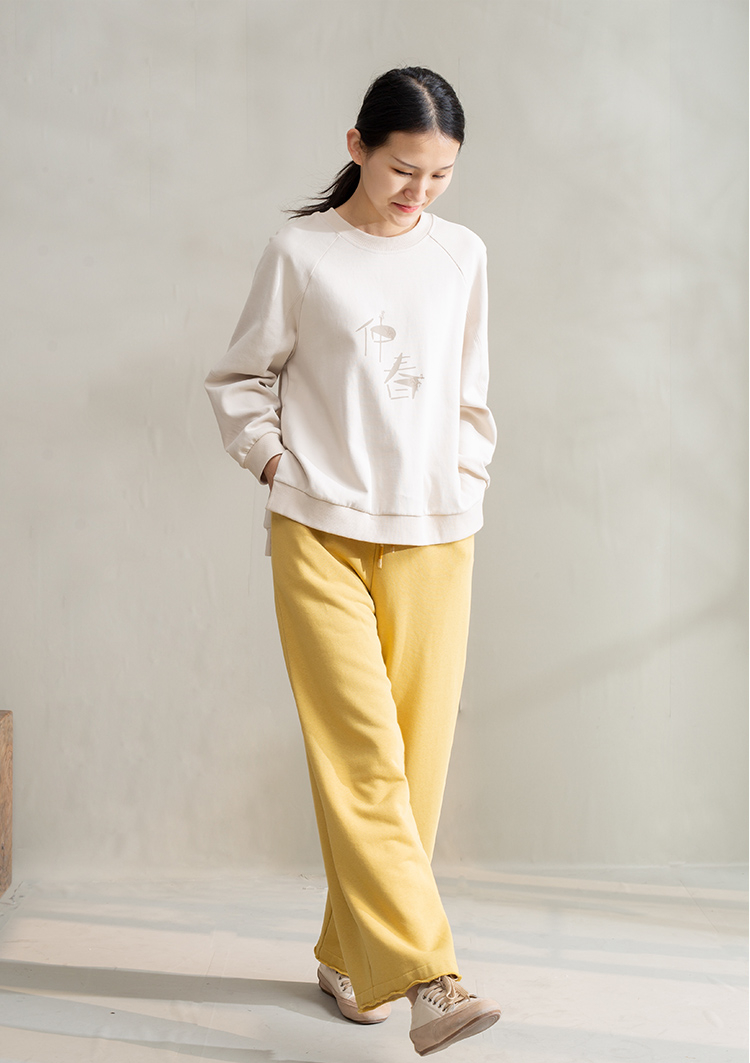 女人30岁穿什么裤子最显瘦又好看,40岁的女人秋冬穿什么裤子显年轻