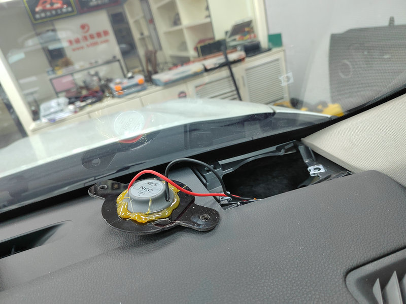 丰田威兰达改大柏林音响,丰田威兰达音响改装案例