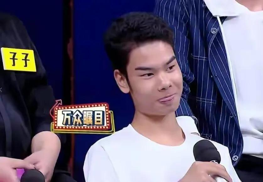 发际线小吴的照片,发际线小吴最新图片