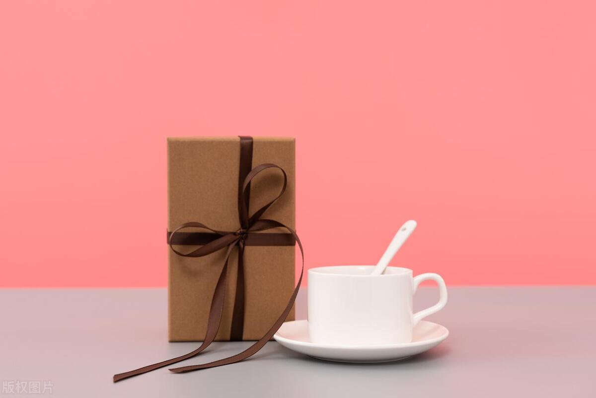 女儿第一次去男朋友家带什么礼物,女生第一次去男朋友家要带礼物吗