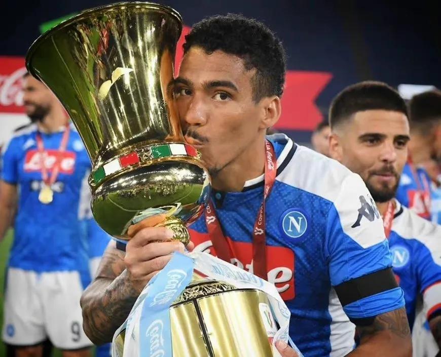 伊瓜因为什么转会那不勒斯,伊瓜因转会费9000万