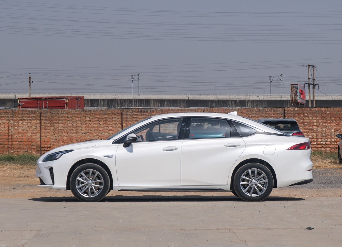 纯电动汽车测评比较好的车型推荐,上汽maxuseuniq5纯电动怎么样