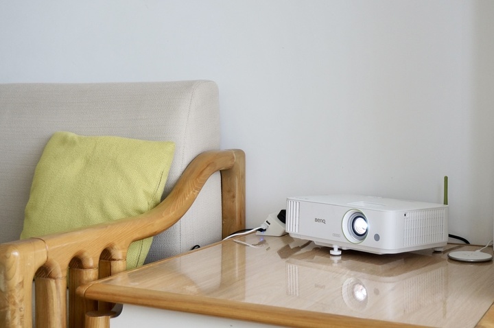 明基e592智能投影仪,明基e562投影仪