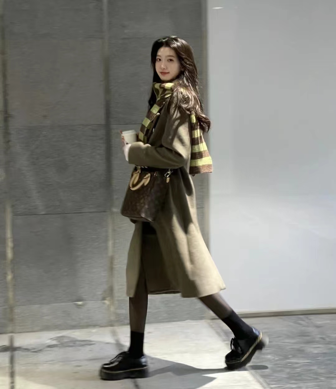 17套非常大气的大衣颜色搭配,穿出大女人高级感