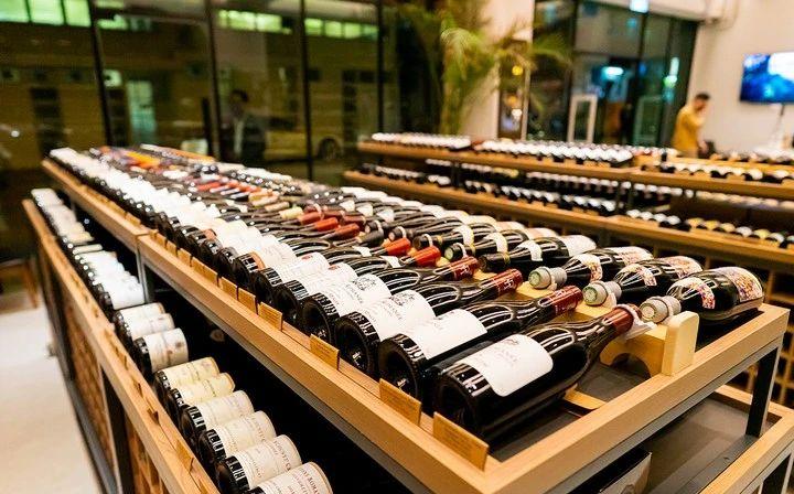 平平无奇一张合照，里面这个竟然价值百万！