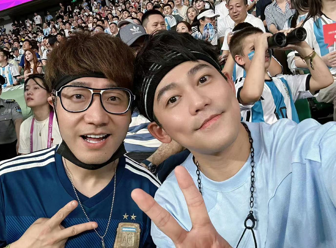 陈妍希看梅西比赛,陈妍希带娃看梅西比赛