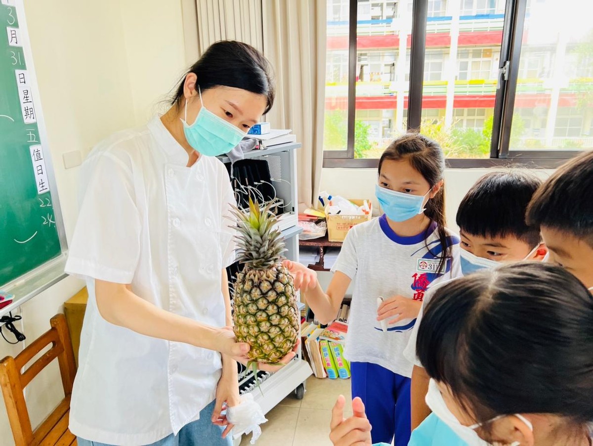 台湾名嘴说台湾吃凤梨,台湾名嘴谈吃18公斤凤梨