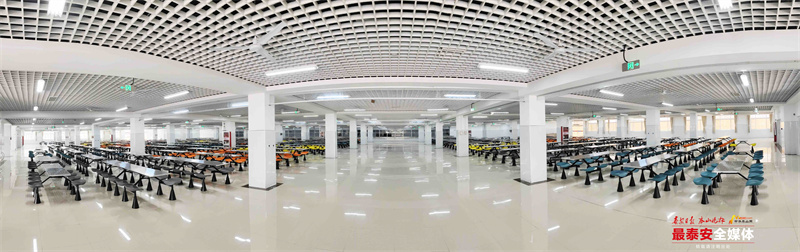 记者探访泰安三中新校,参观泰安三中新校采访