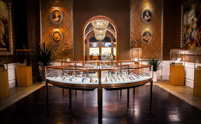 垂直电商倒闭潮，万表何以成为幸存者？