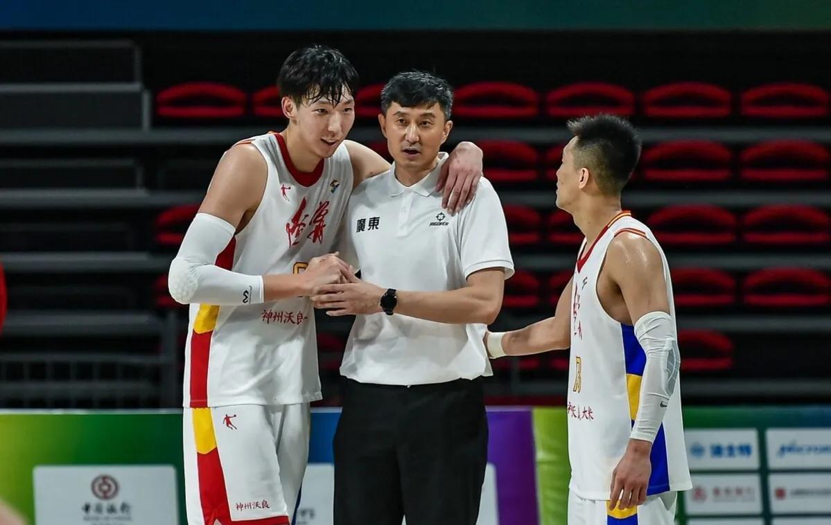 广东队开启引援计划,周琦赵睿互换广东拿了多少签字费