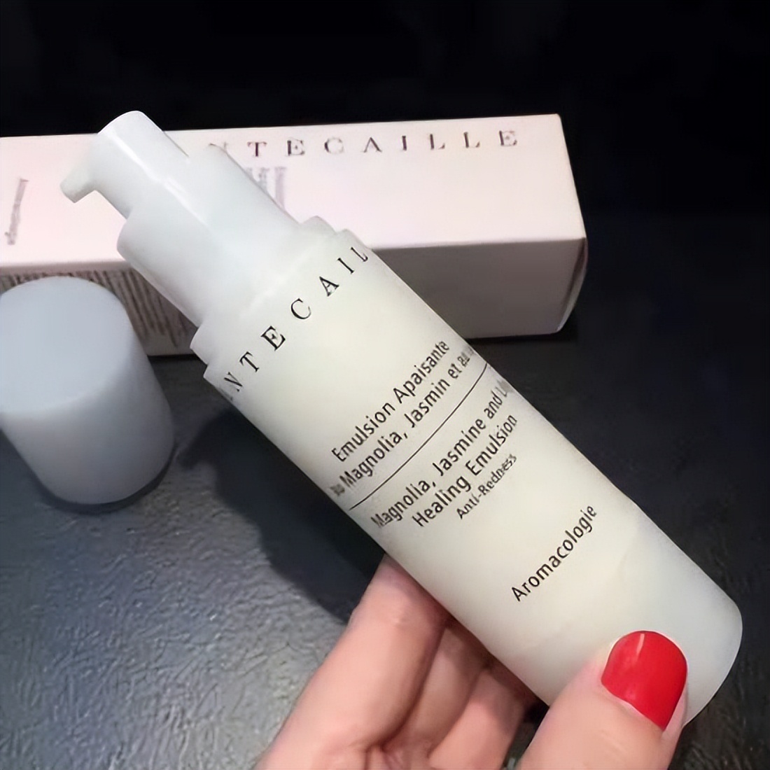 基础补水乳液高效保湿,适合混合肤质的保湿乳液