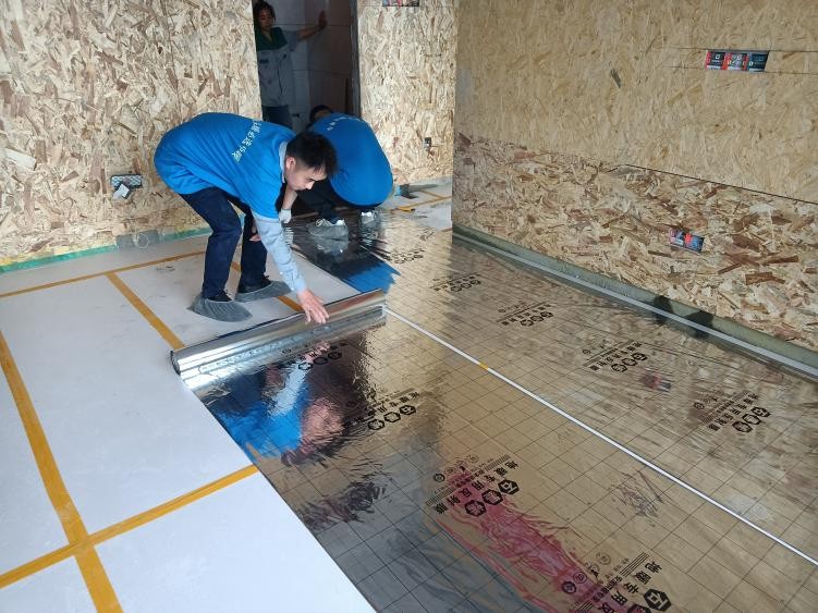 本溪石墨烯封套膜地暖施工,德国德硕石墨烯地暖管施工视频