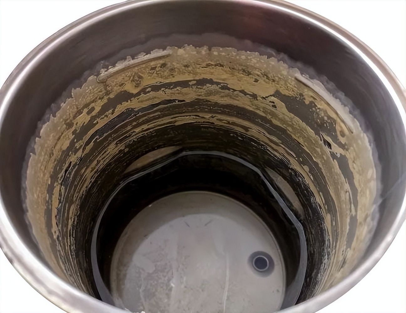 井水里有水垢去除最好方法,井水水垢多还是自来水水垢多