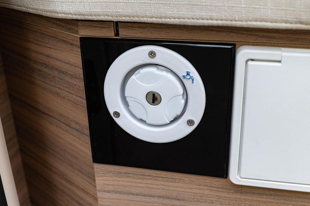 短小精干的b型房车,短小精悍的房车