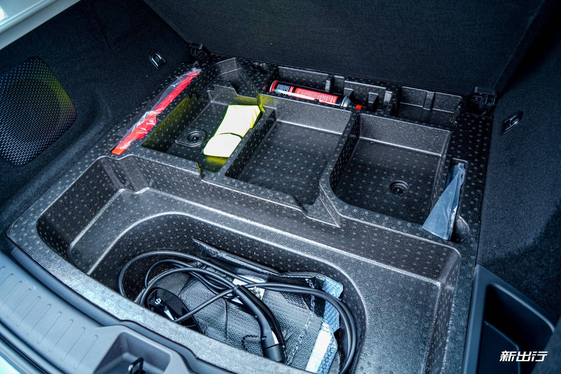 15万的中型SUV体验如何？静态实拍零跑23款C11