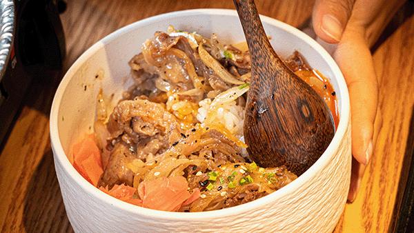 魔都首家烤鸵鸟蛋专门店，日料界新晋流量密码