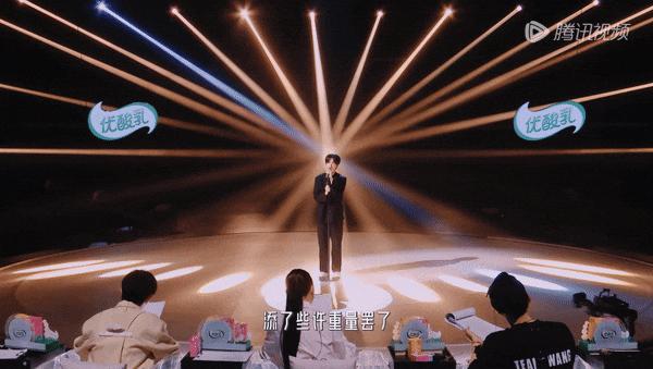 最近超火舞台表演,人气爆棚舞台表演火爆现场